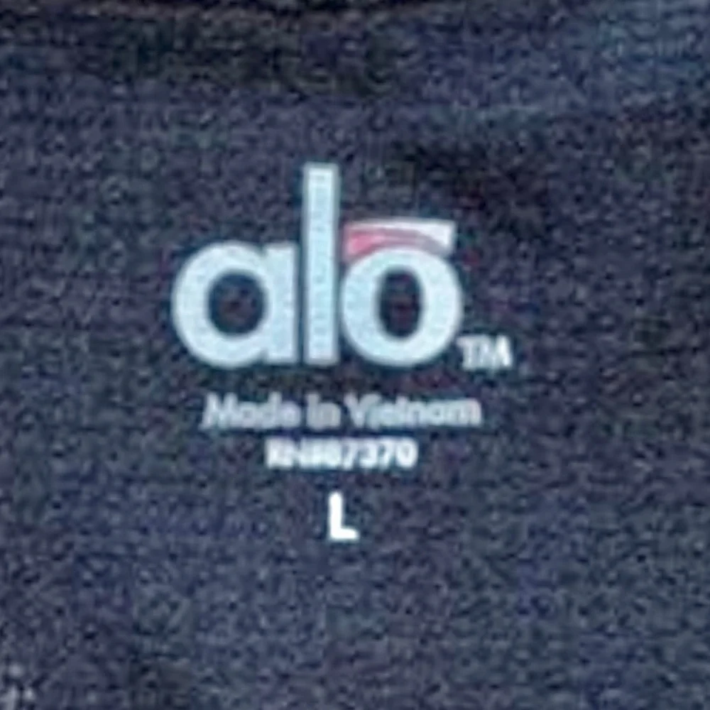 ALO Yoga print movement